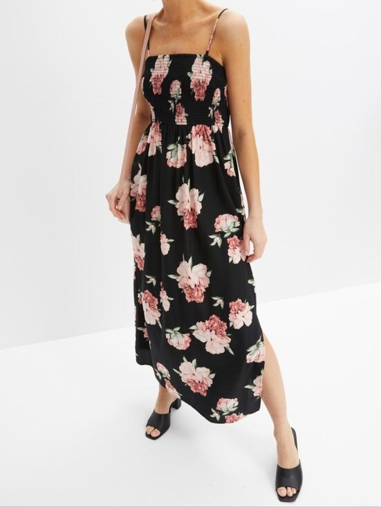 Bog Collective Dresses & Skirts - NWT Elegant Black & Pink Floral Maxi Dress with Sweetheart Neckline Sz M